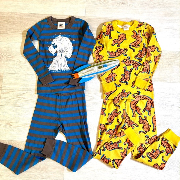 {Hanna Andersson} Small Foot/ Tiger Print Pajama Set w/ pencil bag - Picture 1 of 8
